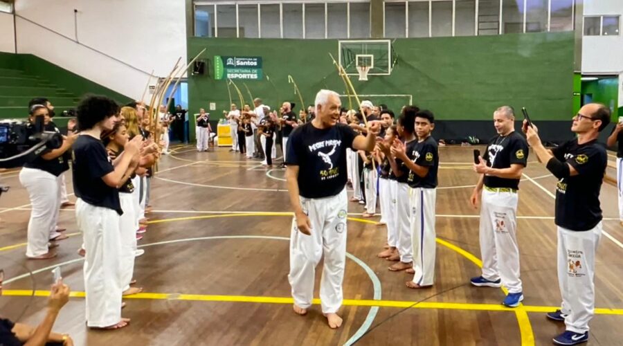 Capoeira Movimentos: Mestre Fábio Parada. Berimbalada. Santos, São Paulo/SP, Brasil. Registro de Capoeira Mestre Polêmico - Professor Doutor João Couto Teixeira. IMG_6138/90. 404,4 MB. 04h47/21h00. Domingo, 05 de Outubro de 2025. HD 1080. #capoeiramestresombrarobertotelesdeoliveira #capoeiramestrefabioparada #capoeiramestreeduardosorti #capoeiramestrejoserobertozanetti #capoeiramestreniltonribasmartinsjunior #capoeiramestremarcelocunha #capoeiramestremarciosantos #capoeiramestregogodeourorogeriofonseca #capoeiramestrakatia #capoeiramestrecartaonesonjunior #capoeiramestrewagner #capoeiramestrejeffersongomesnogueira #capoeiramestreflexarenatopereiragonçalves #capoeiramestremontanhamarshallcarder #capoeiramestresorrisoandre #capoeiramestraannaoya Universidade Livre de Estudos Culturais da Capoeira - Universidade da Capoeira - UNICAPOEIRA, Instituto de Educação Socioambiental - IESAMBI, Associação de Capoeira - ASCA e Grupo de Capoeira MEIA LUA - Fundado Terça-feira, 29 de Maio de 1962. http://universidadedacapoeira.com/ Seja membro deste canal e ganhe benefícios: https://www.youtube.com/channel/UCE6HrA5Y_VZ4-hgw8FG13aw/join PIX - polemico72@hotmail.com