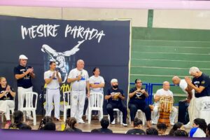 Capoeira Movimentos: Mestre Fábio Parada. Expansão. Santos, São Paulo/SP, Brasil. Registro de Capoeira Mestre Polêmico - Professor Doutor João Couto Teixeira. IMG_6138/90. 268,4 MB. 04h47/21h00. Domingo, 05 de Outubro de 2025. HD 1080. #capoeiramestresombrarobertotelesdeoliveira #capoeiramestrefabioparada #capoeiramestreeduardosorti #capoeiramestrejoserobertozanetti #capoeiramestreniltonribasmartinsjunior #capoeiramestremarcelocunha #capoeiramestremarciosantos #capoeiramestregogodeourorogeriofonseca #capoeiramestrakatia #capoeiramestrecartaonesonjunior #capoeiramestrewagner #capoeiramestrejeffersongomesnogueira #capoeiramestreflexarenatopereiragonçalves #capoeiramestremontanhamarshallcarder #capoeiramestresorrisoandre #capoeiramestraannaoya Universidade Livre de Estudos Culturais da Capoeira - Universidade da Capoeira - UNICAPOEIRA, Instituto de Educação Socioambiental - IESAMBI, Associação de Capoeira - ASCA e Grupo de Capoeira MEIA LUA - Fundado Terça-feira, 29 de Maio de 1962. http://universidadedacapoeira.com/ Seja membro deste canal e ganhe benefícios: https://www.youtube.com/channel/UCE6HrA5Y_VZ4-hgw8FG13aw/join PIX - polemico72@hotmail.com