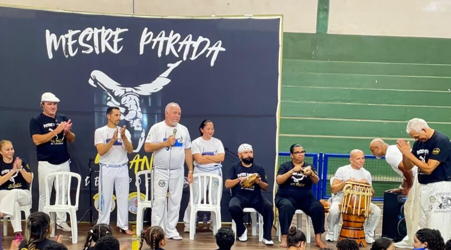Capoeira Movimentos: Mestre Fábio Parada. Expansão. Santos, São Paulo/SP, Brasil. Registro de Capoeira Mestre Polêmico - Professor Doutor João Couto Teixeira. IMG_6138/90. 268,4 MB. 04h47/21h00. Domingo, 05 de Outubro de 2025. HD 1080. #capoeiramestresombrarobertotelesdeoliveira #capoeiramestrefabioparada #capoeiramestreeduardosorti #capoeiramestrejoserobertozanetti #capoeiramestreniltonribasmartinsjunior #capoeiramestremarcelocunha #capoeiramestremarciosantos #capoeiramestregogodeourorogeriofonseca #capoeiramestrakatia #capoeiramestrecartaonesonjunior #capoeiramestrewagner #capoeiramestrejeffersongomesnogueira #capoeiramestreflexarenatopereiragonçalves #capoeiramestremontanhamarshallcarder #capoeiramestresorrisoandre #capoeiramestraannaoya Universidade Livre de Estudos Culturais da Capoeira - Universidade da Capoeira - UNICAPOEIRA, Instituto de Educação Socioambiental - IESAMBI, Associação de Capoeira - ASCA e Grupo de Capoeira MEIA LUA - Fundado Terça-feira, 29 de Maio de 1962. http://universidadedacapoeira.com/ Seja membro deste canal e ganhe benefícios: https://www.youtube.com/channel/UCE6HrA5Y_VZ4-hgw8FG13aw/join PIX - polemico72@hotmail.com