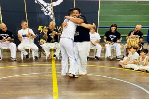 Mestre Fábio Parada: Roda Graduad@s. Associação de Capoeira Movimentos - 43 Anos, Santos. SP. Brasil, Registro de Capoeira Mestre Polêmico - Professor Doutor João Couto Teixeira, IMG_6138/90. 5.01 GB. 04h47/21h00. Domingo - 05 de Outubro de 2025, #capoeiramestresombrarobertotelesdeoliveira, #capoeiramestrefabioparada, #capoeiramestreeduardosorti, #capoeiramestrejoserobertozanetti, #capoeiramestreniltonribasmartinsjunior, #capoeiramestremarcelocunha, #capoeiramestremarciosantos, #capoeiramestregogodeourorogeriofonseca, #capoeiramestrakatia, #capoeiramestrecartaonesonjunior, #capoeiramestrewagner, #capoeiramestrejeffersongomesnogueira, #capoeiramestreflexarenatopereiragonçalves, #capoeiramestremontanhamarshallcarder, #capoeiramestresorrisoandre, #capoeiramestraannaoya, Universidade Livre de Estudos Culturais da Capoeira - Universidade da Capoeira - UNICAPOEIRA, Instituto de Educação Socioambiental - IESAMBI, Associação de Capoeira - ASCA, Grupo de Capoeira MEIA LUA - Fundado Terça-feira - 29 de Maio de 1962, http://universidadedacapoeira.com/, Seja membro deste canal e ganhe benefícios: https://www.youtube.com/channel/UCE6HrA5Y_VZ4-hgw8FG13aw/join, PIX - polemico72@hotmail.com,