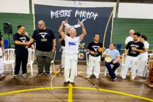 Mestre Fábio Parada: Roda de Encerramento. Capoeira Movimentos - 43 Anos. Santos, São Paulo/SP, Brasil. Registro de Capoeira Mestre Polêmico - Professor Doutor João Couto Teixeira. IMG_6138/90. 1,54 GB. 04h47/21h00. Domingo, 05 de Outubro de 2025. HD 1080. #capoeiramestresombrarobertotelesdeoliveira #capoeiramestrefabioparada #capoeiramestreeduardostorti #capoeiramestrejoserobertozanetti #capoeiramestreniltonribasmartinsjunior #capoeiramestremarcelocunha #capoeiramestremarciosantos #capoeiramestregogodeourorogeriofonseca #capoeiramestrakatia #capoeiramestrecartaonesonjunior #capoeiramestrewagner #capoeiramestrejeffersongomesnogueira #capoeiramestreflexarenatopereiragonçalves #capoeiramestremontanhamarshallcarder #capoeiramestresorrisoandre #capoeiramestraannaoya Universidade Livre de Estudos Culturais da Capoeira - Universidade da Capoeira - UNICAPOEIRA, Instituto de Educação Socioambiental - IESAMBI, Associação de Capoeira - ASCA e Grupo de Capoeira MEIA LUA - Fundado Terça-feira, 29 de Maio de 1962. http://universidadedacapoeira.com/ Seja membro deste canal e ganhe benefícios: https://www.youtube.com/channel/UCE6HrA5Y_VZ4-hgw8FG13aw/join PIX - polemico72@hotmail.com
