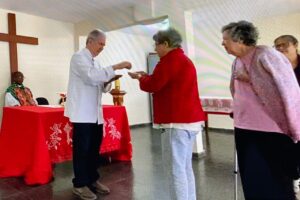 Celebração Eucarística: Padre Guanair da Silva Santos. Ministro Extraordinário da Sagrada Comunhão Paulo Roberto Pires. Leitura e Preces da Comunidade Jorge Aleixo. Salmo 70 - Minha Boca Anunciará Vossa Justiça - Mestre Polêmico. Igreja Nossa Senhora Mãe de Deus, Bairro Nossa Senhora de Lourdes, Juiz de Fora, Minas Gerais/MG, Brasil. Registro de Capoeira Mestre Polêmico - Professor Doutor João Couto Teixeira. IMG_5351. 5,13 GB. 08h03. Sexta-feira, 29 de Agosto de 2025. HD 1080p. MOV. Universidade Livre de Estudos Culturais da Capoeira - Universidade da Capoeira - UNICAPOEIRA, Instituto de Educação Socioambiental - IESAMBI, Associação de Capoeira - ASCA e Grupo de Capoeira MEIA LUA - Fundado Terça-feira, 29 de Maio de 1962. http://universidadedacapoeira.com/ Seja membro deste canal e ganhe benefícios: https://www.youtube.com/channel/UCE6HrA5Y_VZ4-hgw8FG13aw/join PIX - polemico72@hotmail.com