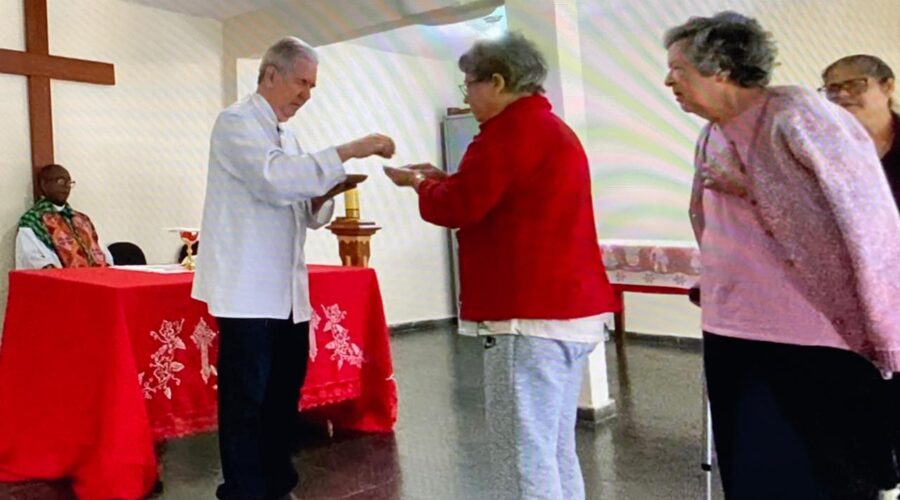 Celebração Eucarística: Padre Guanair da Silva Santos. Ministro Extraordinário da Sagrada Comunhão Paulo Roberto Pires. Leitura e Preces da Comunidade Jorge Aleixo. Salmo 70 - Minha Boca Anunciará Vossa Justiça - Mestre Polêmico. Igreja Nossa Senhora Mãe de Deus, Bairro Nossa Senhora de Lourdes, Juiz de Fora, Minas Gerais/MG, Brasil. Registro de Capoeira Mestre Polêmico - Professor Doutor João Couto Teixeira. IMG_5351. 5,13 GB. 08h03. Sexta-feira, 29 de Agosto de 2025. HD 1080p. MOV. Universidade Livre de Estudos Culturais da Capoeira - Universidade da Capoeira - UNICAPOEIRA, Instituto de Educação Socioambiental - IESAMBI, Associação de Capoeira - ASCA e Grupo de Capoeira MEIA LUA - Fundado Terça-feira, 29 de Maio de 1962. http://universidadedacapoeira.com/ Seja membro deste canal e ganhe benefícios: https://www.youtube.com/channel/UCE6HrA5Y_VZ4-hgw8FG13aw/join PIX - polemico72@hotmail.com