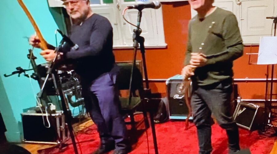 Estêvão Couto Teixeira e Mestre Polêmico: Flauta e Berimbau. Madame Geváh, Rua Marechal Deodoro, Número 280, Bairro Centro, Juiz de Fora, Minas Gerais/MG, Brasil. Registro de Capoeira Mestre Polêmico - Professor Doutor João Couto Teixeira. IMG_4292. 773,5 MB. 18h00. Terça-feira, 15 de Julho de 2025. HD 1080p. MOV. Universidade Livre de Estudos Culturais da Capoeira - Universidade da Capoeira - UNICAPOEIRA, Instituto de Educação Socioambiental - IESAMBI, Associação de Capoeira - ASCA e Grupo de Capoeira MEIA LUA - Fundado Terça-feira, 29 de Maio de 1962. http://universidadedacapoeira.com/ Seja membro deste canal e ganhe benefícios: https://www.youtube.com/channel/UCE6HrA5Y_VZ4-hgw8FG13aw/join PIX - polemico72@hotmail.com