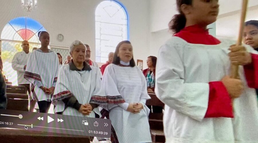 Celebração Eucarística: Padre Guanair da Silva Santos. Ministr@s Extraordinári@s da Sagrada Comunhão Alexander Azalim e Esposa. Acólita Maria Fernanda Maia. Acolhida José Mauro Bul-la. Primeira Leitura Elizângela Martins Simas. Salmo 14 - Senhor, Quem Morará em Vossa Casa? - Mestre Polêmico. Preces da Comunidade Nilcéia. Pastoral da Música Antônio Reis e Luiz Gajardo. Igreja Nossa Senhora Mãe de Deus, Bairro Nossa Senhora de Lourdes, Juiz de Fora, Minas Gerais/MG, Brasil. Registro de Capoeira Estrela Dalva - Artista Plástica e Cineasta Salete Libardoni. IMG_4489. 9,64 GB. 09h00. Domingo, 20 de Julho de 2025. HD 1080p. MOV. Universidade Livre de Estudos Culturais da Capoeira - Universidade da Capoeira - UNICAPOEIRA, Instituto de Educação Socioambiental - IESAMBI, Associação de Capoeira - ASCA e Grupo de Capoeira MEIA LUA - Fundado Terça-feira, 29 de Maio de 1962. http://universidadedacapoeira.com/ Seja membro deste canal e ganhe benefícios: https://www.youtube.com/channel/UCE6HrA5Y_VZ4-hgw8FG13aw/join PIX - polemico72@hotmail.com