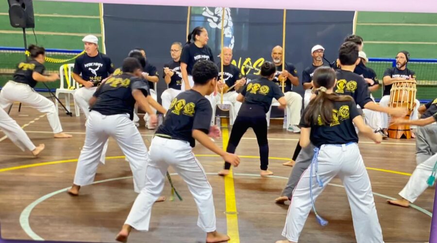 Mestr@s Fábio Parada e Anna Oya: Associação de Capoeira Movimentos - 43 Anos. Santos, São Paulo/SP, Brasil. Registro de Capoeira Mestre Polêmico - Professor Doutor João Couto Teixeira. IMG_6138/90. 1,46 GB. 04h47/21h00. Domingo, 05 de Outubro de 2025. HD 1080. #capoeiramestresombrarobertotelesdeoliveira #capoeiramestrefabioparada #capoeiramestreeduardosorti #capoeiramestrejoserobertozanetti #capoeiramestreniltonribasmartinsjunior #capoeiramestremarcelocunha #capoeiramestremarciosantos #capoeiramestregogodeourorogeriofonseca #capoeiramestrakatia #capoeiramestrecartaonesonjunior #capoeiramestrewagner #capoeiramestrejeffersongomesnogueira #capoeiramestreflexarenatopereiragonçalves #capoeiramestremontanhamarshallcarder #capoeiramestresorrisoandre #capoeiramestraannaoya Universidade Livre de Estudos Culturais da Capoeira - Universidade da Capoeira - UNICAPOEIRA, Instituto de Educação Socioambiental - IESAMBI, Associação de Capoeira - ASCA e Grupo de Capoeira MEIA LUA - Fundado Terça-feira, 29 de Maio de 1962. http://universidadedacapoeira.com/ Seja membro deste canal e ganhe benefícios: https://www.youtube.com/channel/UCE6HrA5Y_VZ4-hgw8FG13aw/join PIX - polemico72@hotmail.com