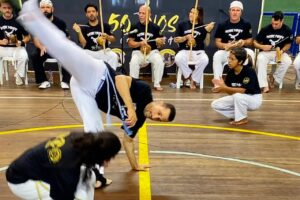 Mestre Fábio Parada: Associação de Capoeira Movimentos - 43 Anos. Rodas Tripla, Dupla Unificada e Geral. Santos, São Paulo/SP, Brasil. Registro de Capoeira Mestre Polêmico - Professor Doutor João Couto Teixeira. IMG_6138/90. 4,22 GB. 04h47/21h00. Domingo, 05 de Outubro de 2025. HD 1080. #capoeiramestresombrarobertotelesdeoliveira #capoeiramestrefabioparada #capoeiramestreeduardosorti #capoeiramestrejoserobertozanetti #capoeiramestreniltonribasmartinsjunior #capoeiramestremarcelocunha #capoeiramestremarciosantos #capoeiramestregogodeourorogeriofonseca #capoeiramestrakatia #capoeiramestrecartaonesonjunior #capoeiramestrewagner #capoeiramestrejeffersongomesnogueira #capoeiramestreflexarenatopereiragonçalves #capoeiramestremontanhamarshallcarder #capoeiramestresorrisoandre #capoeiramestraannaoya Universidade Livre de Estudos Culturais da Capoeira - Universidade da Capoeira - UNICAPOEIRA, Instituto de Educação Socioambiental - IESAMBI, Associação de Capoeira - ASCA e Grupo de Capoeira MEIA LUA - Fundado Terça-feira, 29 de Maio de 1962. http://universidadedacapoeira.com/ Seja membro deste canal e ganhe benefícios: https://www.youtube.com/channel/UCE6HrA5Y_VZ4-hgw8FG13aw/join PIX - polemico72@hotmail.com