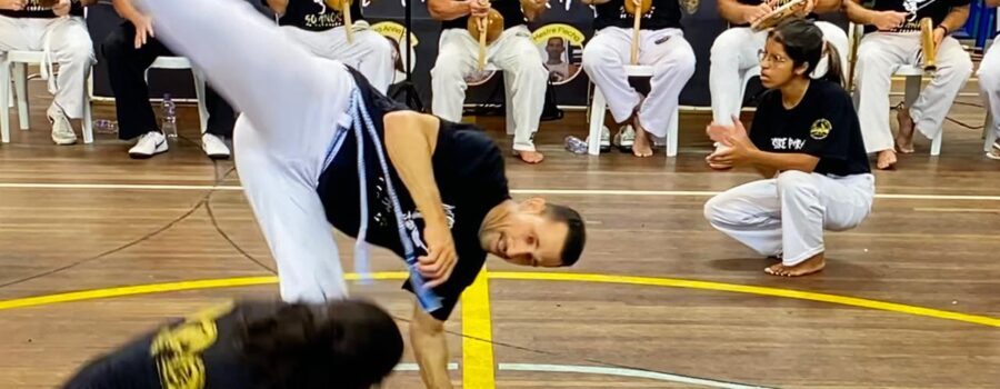 Mestre Fábio Parada: Associação de Capoeira Movimentos - 43 Anos. Rodas Tripla, Dupla Unificada e Geral. Santos, São Paulo/SP, Brasil. Registro de Capoeira Mestre Polêmico - Professor Doutor João Couto Teixeira. IMG_6138/90. 4,22 GB. 04h47/21h00. Domingo, 05 de Outubro de 2025. HD 1080. #capoeiramestresombrarobertotelesdeoliveira #capoeiramestrefabioparada #capoeiramestreeduardosorti #capoeiramestrejoserobertozanetti #capoeiramestreniltonribasmartinsjunior #capoeiramestremarcelocunha #capoeiramestremarciosantos #capoeiramestregogodeourorogeriofonseca #capoeiramestrakatia #capoeiramestrecartaonesonjunior #capoeiramestrewagner #capoeiramestrejeffersongomesnogueira #capoeiramestreflexarenatopereiragonçalves #capoeiramestremontanhamarshallcarder #capoeiramestresorrisoandre #capoeiramestraannaoya Universidade Livre de Estudos Culturais da Capoeira - Universidade da Capoeira - UNICAPOEIRA, Instituto de Educação Socioambiental - IESAMBI, Associação de Capoeira - ASCA e Grupo de Capoeira MEIA LUA - Fundado Terça-feira, 29 de Maio de 1962. http://universidadedacapoeira.com/ Seja membro deste canal e ganhe benefícios: https://www.youtube.com/channel/UCE6HrA5Y_VZ4-hgw8FG13aw/join PIX - polemico72@hotmail.com