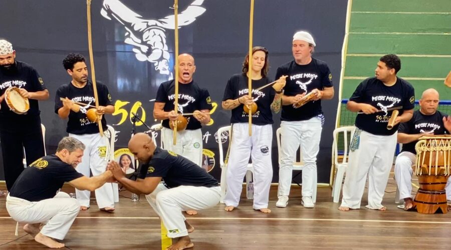 Mestre Fábio Parada: Séries e Jogo. Associação de Capoeira Movimentos - 43 Anos, Santos. SP. Brasil, Registro de Capoeira Mestre Polêmico - Professor Doutor João Couto Teixeira, IMG_6138/90. 5.01 GB. 04h47/21h00. Domingo - 05 de Outubro de 2025, #capoeiramestresombrarobertotelesdeoliveira, #capoeiramestrefabioparada, #capoeiramestreeduardosorti, #capoeiramestrejoserobertozanetti, #capoeiramestreniltonribasmartinsjunior, #capoeiramestremarcelocunha, #capoeiramestremarciosantos, #capoeiramestregogodeourorogeriofonseca, #capoeiramestrakatia, #capoeiramestrecartaonesonjunior, #capoeiramestrewagner, #capoeiramestrejeffersongomesnogueira, #capoeiramestreflexarenatopereiragonçalves, #capoeiramestremontanhamarshallcarder, #capoeiramestresorrisoandre, #capoeiramestraannaoya, Universidade Livre de Estudos Culturais da Capoeira - Universidade da Capoeira - UNICAPOEIRA, Instituto de Educação Socioambiental - IESAMBI, Associação de Capoeira - ASCA, Grupo de Capoeira MEIA LUA - Fundado Terça-feira - 29 de Maio de 1962, http://universidadedacapoeira.com/, Seja membro deste canal e ganhe benefícios: https://www.youtube.com/channel/UCE6HrA5Y_VZ4-hgw8FG13aw/join, PIX - polemico72@hotmail.com,