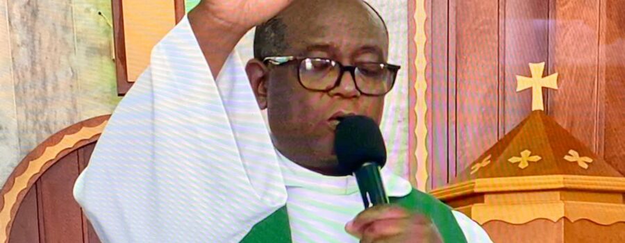 Celebração Eucarística: Padre Guanair da Silva Santos. Ministro Extraordinário da Sagrada Comunhão Paulo Roberto Pires. Acolhida e Preces da Comunidade José Mauro Bul-la. Leitura Graça. Salmo 115 - Elevo o Cálice da minha Salvação, Invocando o Nome Santo do Senhor - Mestre Polêmico. Igreja Nossa Senhora Mãe de Deus, Bairro Nossa Senhora de Lourdes, Juiz de Fora, Minas Gerais/MG, Brasil. Registro de Capoeira Estrela Dalva - Artista Plástica e Cineasta Salete Libardoni. IMG_4390. 4,9 GB. 08h00. Sexta-feira, 18 de Julho de 2025. HD 1080p. MOV. Universidade Livre de Estudos Culturais da Capoeira - Universidade da Capoeira - UNICAPOEIRA, Instituto de Educação Socioambiental - IESAMBI, Associação de Capoeira - ASCA e Grupo de Capoeira MEIA LUA - Fundado Terça-feira, 29 de Maio de 1962. http://universidadedacapoeira.com/ Seja membro deste canal e ganhe benefícios: https://www.youtube.com/channel/UCE6HrA5Y_VZ4-hgw8FG13aw/join PIX - polemico72@hotmail.com