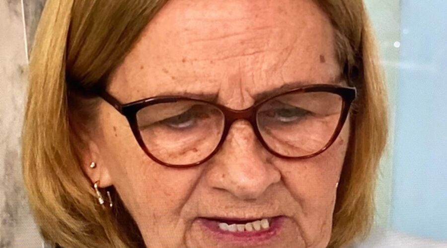 Celebração Eucarística: Padre Guanair da Silva Santos. Ministro Extraordinário da Sagrada Comunhão Paulo Roberto Pires. Acólitas Alanis e Anita Oliveira Farias. Coroinha Luiza Maria. Acolhida Isabel Brugiolo. Pastoral da Música Luiz Gajardo. Igreja Nossa Senhora Mãe de Deus, Bairro Nossa Senhora de Lourdes, Juiz de Fora, Minas Gerais/MG, Brasil. Registro de Capoeira Estrela Dalva - Artista Plástica e Cineasta Salete Libardoni. IMG_3956. 9,36 GB. 08h00. Domingo, 06 de Julho de 2025. HD 1080p. MOV. Universidade Livre de Estudos Culturais da Capoeira - Universidade da Capoeira - UNICAPOEIRA, Instituto de Educação Socioambiental - IESAMBI, Associação de Capoeira - ASCA e Grupo de Capoeira MEIA LUA - Fundado Terça-feira, 29 de Maio de 1962. http://universidadedacapoeira.com/ Seja membro deste canal e ganhe benefícios: https://www.youtube.com/channel/UCE6HrA5Y_VZ4-hgw8FG13aw/join PIX - polemico72@hotmail.com