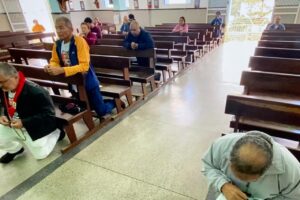 Terço dos Homens em Família: Coordenador Cláudio Luiz Farias. Igreja Nossa Senhora Mãe de Deus, Bairro Nossa Senhora de Lourdes, Juiz de Fora, Minas Gerais/MG, Brasil. Registro de Capoeira Mestre Polêmico - Professor Doutor João Couto Teixeira. IMG_5368. 3,75 GB. 08h08.Domingo, 31 de Agosto de 2025. HD 1080p. MOV. Universidade Livre de Estudos Culturais da Capoeira - Universidade da Capoeira - UNICAPOEIRA, Instituto de Educação Socioambiental - IESAMBI, Associação de Capoeira - ASCA e Grupo de Capoeira MEIA LUA - Fundado Terça-feira, 29 de Maio de 1962. http://universidadedacapoeira.com/ Seja membro deste canal e ganhe benefícios: https://www.youtube.com/channel/UCE6HrA5Y_VZ4-hgw8FG13aw/join PIX - polemico72@hotmail.com