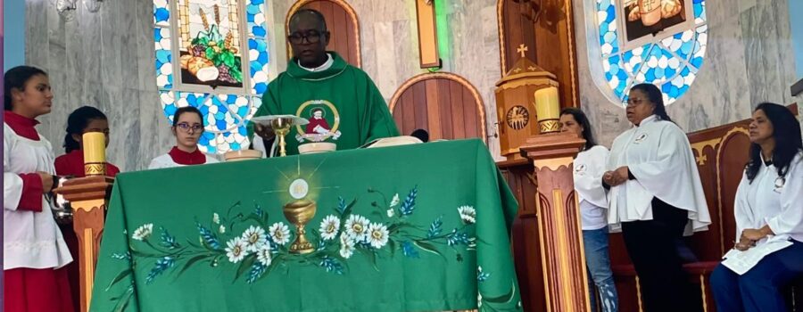 Celebração Eucarística - Padre Guanair da Silva Santos. Diácono Márcio Rosa dos Santos. Acólitas Maria Fernanda Maia, Luiza Maria e Oliveira. Salmo 89 - Vós Fostes, Ó Senhor, um Refúgio para Nós - Geraldo. Igreja Nossa Senhora Mãe de Deus, Bairro Nossa Senhora de Lourdes, Juiz de Fora, Minas Gerais/MG, Brasil. Registro de Capoeira Mestre Polêmico - Professor Doutor João Couto Teixeira. IMG_5509/10. 10,72 GB. 09h00/59. Domingo, 07 de Setembro de 2025. HD 1080p. MOV. Universidade Livre de Estudos Culturais da Capoeira - Universidade da Capoeira - UNICAPOEIRA, Instituto de Educação Socioambiental - IESAMBI, Associação de Capoeira - ASCA e Grupo de Capoeira MEIA LUA - Fundado Terça-feira, 29 de Maio de 1962. http://universidadedacapoeira.com/ Seja membro deste canal e ganhe benefícios: https://www.youtube.com/channel/UCE6HrA5Y_VZ4-hgw8FG13aw/join PIX - polemico72@hotmail.com