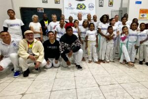 Mestres José Antônio da Silva Pinheiro, Polêmico, Coroa - Mauro Delfino da Silva, Alex - Alexsandro de Rezende Carvalho, Jefferson Gomes Nogueira, Rodny, Popó - Yansey de Moraes, Professor Gilmar José de Oliveira, Formado Tales, Graduada Pequena - Priscila Furtado Chagas e Júnior. Grupo Capoeira Pedagógica. Mutirão da Meninada, Bairro Vale Verde, Juiz de Fora, Minas Gerais/MG, Brasil. Registro de Capoeira Mestre Polêmico - Professor Doutor João Couto Teixeira. IMG_5126. 12,1 GB. 16h00. Sábado, 16 de Agosto de 2025. HD 1080p. Universidade Livre de Estudos Culturais da Capoeira - Universidade da Capoeira - UNICAPOEIRA, Instituto de Educação Socioambiental - IESAMBI, Associação de Capoeira - ASCA e Grupo de Capoeira MEIA LUA - Fundado Terça-feira, 29 de Maio de 1962. http://universidadedacapoeira.com/ Seja membro deste canal e ganhe benefícios: https://www.youtube.com/channel/UCE6HrA5Y_VZ4-hgw8FG13aw/join PIX - polemico72@hotmail.com