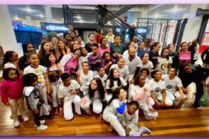 União das Vozes Femininas: Homenagem a Teresa de Benguela - Roda de Capoeira, Maculelê e Samba de Roda. Mercado Municipal, Bairro Centro, Juiz de Fora, Minas Gerais/MG, Brasil. Registro de Capoeira Mestre Polêmico - Professor Doutor João Couto Teixeira. IMG_0630. 6,94 GB. 18h34. Sexta-feira, 25 de Julho de 2025. HD 1080p. MOV. Universidade Livre de Estudos Culturais da Capoeira - Universidade da Capoeira - UNICAPOEIRA, Instituto de Educação Socioambiental - IESAMBI, Associação de Capoeira - ASCA e Grupo de Capoeira MEIA LUA - Fundado Terça-feira, 29 de Maio de 1962. Orquestra Harmônica de Berimbaus. http://universidadedacapoeira.com/ Seja membro deste canal e ganhe benefícios: https://www.youtube.com/channel/UCE6HrA5Y_VZ4-hgw8FG13aw/join PIX - polemico72@hotmail.com
