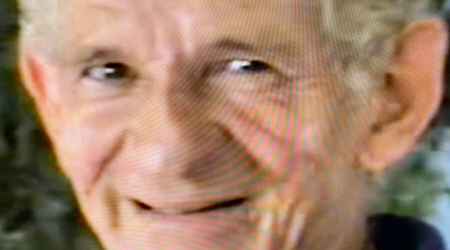 Mestres Kojak - José Augusto, Magaiver, Doutor Domingos, Zé Baiano, Dom Ivan Zacarias Guimarães Gobbo, Polêmico, Deputado Wasny Nakle de Roure. Brasília, Distrito Federal/DF, Brasil. Registro de Capoeira Mestre Polêmico - Professor Doutor João Couto Teixeira. 4,88 GB. Sábado, 05 de Junho de 2004. HD 1080p. MOV. Universidade Livre de Estudos Culturais da Capoeira - Universidade da Capoeira - UNICAPOEIRA, Instituto de Educação Socioambiental - IESAMBI, Associação de Capoeira - ASCA e Grupo de Capoeira MEIA LUA - Fundado Terça-feira, 29 de Maio de 1962. Orquestra Harmônica de Berimbaus. http://universidadedacapoeira.com/ Seja membro deste canal e ganhe benefícios: https://www.youtube.com/channel/UCE6HrA5Y_VZ4-hgw8FG13aw/join PIX - polemico72@hotmail.com