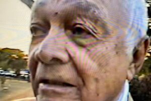 Mestres Onça Tigre - Doutor Milton Freire de Carvalho, Kojak - Luiz Augusto, Magaiver, Doutor Domingos, Zé Baiano, Dom Ivan Zacarias Guimarães Gobbo, Polêmico, Pesado - Pedro de Abreu Neiva, Ricardo Bonfim, Marinheiro - José Augusto, Boca Senzala - Humberto Barbosa de Souza, Deputados Wasny Nakle de Roure e Silvio Linhares. Embaixada Inglesa. Brasília, Distrito Federal/DF, Brasil. Registro de Capoeira Mestre Polêmico - Professor Doutor João Couto Teixeira. 13,22 GB. Sábado, 05 de Junho de 2004. HD 1080p. MOV. Universidade Livre de Estudos Culturais da Capoeira - Universidade da Capoeira - UNICAPOEIRA, Instituto de Educação Socioambiental - IESAMBI, Associação de Capoeira - ASCA e Grupo de Capoeira MEIA LUA - Fundado Terça-feira, 29 de Maio de 1962. Orquestra Harmônica de Berimbaus. http://universidadedacapoeira.com/ Seja membro deste canal e ganhe benefícios: https://www.youtube.com/channel/UCE6HrA5Y_VZ4-hgw8FG13aw/join PIX - polemico72@hotmail.com