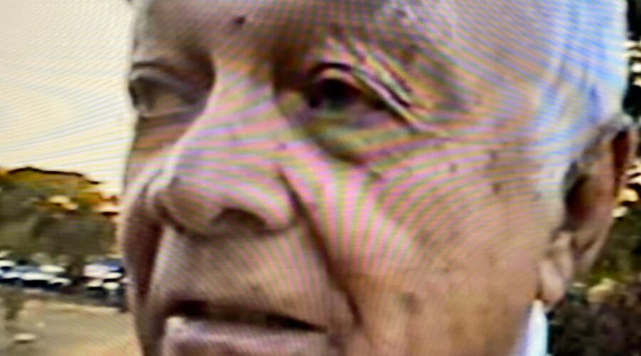 Mestres Onça Tigre - Doutor Milton Freire de Carvalho, Kojak - Luiz Augusto, Magaiver, Doutor Domingos, Zé Baiano, Dom Ivan Zacarias Guimarães Gobbo, Polêmico, Pesado - Pedro de Abreu Neiva, Ricardo Bonfim, Marinheiro - José Augusto, Boca Senzala - Humberto Barbosa de Souza, Deputados Wasny Nakle de Roure e Silvio Linhares. Embaixada Inglesa. Brasília, Distrito Federal/DF, Brasil. Registro de Capoeira Mestre Polêmico - Professor Doutor João Couto Teixeira. 13,22 GB. Sábado, 05 de Junho de 2004. HD 1080p. MOV. Universidade Livre de Estudos Culturais da Capoeira - Universidade da Capoeira - UNICAPOEIRA, Instituto de Educação Socioambiental - IESAMBI, Associação de Capoeira - ASCA e Grupo de Capoeira MEIA LUA - Fundado Terça-feira, 29 de Maio de 1962. Orquestra Harmônica de Berimbaus. http://universidadedacapoeira.com/ Seja membro deste canal e ganhe benefícios: https://www.youtube.com/channel/UCE6HrA5Y_VZ4-hgw8FG13aw/join PIX - polemico72@hotmail.com