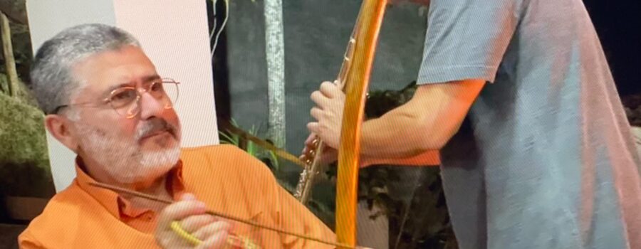 Som: Estêvão Couto Teixeira - Flauta, Henrique Couto Teixeira - Bongô, Mestres Polêmico - Berimbau e Águia - David Teixeira Irsigler - Pandeiro. Hall de Entrada, Tigüéra 363, Juiz de Fora, Minas Gerais/MG, Brasil. Registro de Capoeira Estrela Dalva - Artista Plástica e Cineasta Salete Libardoni. IMG_3327/31. 840,2 MB. Quinta-feira, 11 de Dezembro de 2022. HD 1080p. MOV. Universidade Livre de Estudos Culturais da Capoeira - Universidade da Capoeira - UNICAPOEIRA, Instituto de Educação Socioambiental - IESAMBI, Associação de Capoeira - ASCA e Grupo de Capoeira MEIA LUA - Fundado Terça-feira, 29 de Maio de 1962. Orquestra Harmônica de Berimbaus. http://universidadedacapoeira.com/ Seja membro deste canal e ganhe benefícios: https://www.youtube.com/channel/UCE6HrA5Y_VZ4-hgw8FG13aw/join PIX - polemico72@hotmail.com