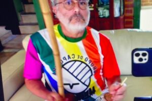 Toque Berimbau: Mestre Polêmico. Brasília, Distrito Federal. Sala de Entrar, Tigüéra 360, Juiz de Fora, Minas Gerais/MG, Brasil. Registro de Capoeira Mestre Polêmico - Professor Doutor João Couto Teixeira. IMG_0664. 2,26 GB. 14h48. Quarta-feira, 15 de Outubro de 2025. HD 1080p. MOV. Universidade Livre de Estudos Culturais da Capoeira - Universidade da Capoeira - UNICAPOEIRA, Instituto de Educação Socioambiental - IESAMBI, Associação de Capoeira - ASCA e Grupo de Capoeira MEIA LUA - Fundado Terça-feira, 29 de Maio de 1962. Orquestra Harmônica de Berimbaus. http://universidadedacapoeira.com/ Seja membro deste canal e ganhe benefícios: https://www.youtube.com/channel/UCE6HrA5Y_VZ4-hgw8FG13aw/join PIX - polemico72@hotmail.com