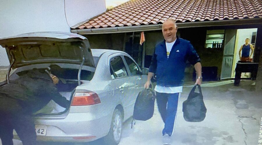 Capoeira Movimentos - 40 Anos: Retorno a Juiz de Fora. Itanhaém, São Paulo/SP, Brasil. Registro de Capoeira Mestre Polêmico - Professor Doutor João Couto Teixeira. IMG_9188/213. 849,2 MB. 05h14/10h12. Segunda-feira, 24 de Outubro de 2022. HD 1080p. MOV. Universidade Livre de Estudos Culturais da Capoeira - Universidade da Capoeira - UNICAPOEIRA, Instituto de Educação Socioambiental - IESAMBI, Associação de Capoeira - ASCA e Grupo de Capoeira MEIA LUA na Escola - Fundado Terça-feira, 29 de Maio de 1962. http://universidadedacapoeira.com/ Seja membro deste canal e ganhe benefícios: https://www.youtube.com/channel/UCE6HrA5Y_VZ4-hgw8FG13aw/join PIX - polemico72@hotmail.com