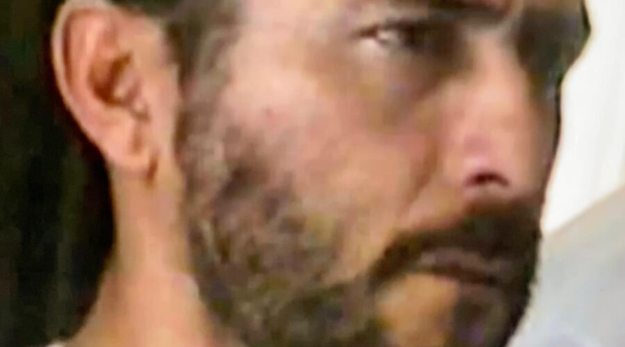 Mestr@s Lorde Bom Cabrito - Mário Rodrigues Ferreira do Rosário, Pombo de Ouro - José Bispo Correia, Pelé - Humberto Vieira da Silva, Polêmico - Professor Doutor João Couto Teixeira, Benedito Fernandes Almeida, Bom Menino - Aluizio de Melo Cavalcanti Junior, Lua Bonita - Ana Cláudia Sousa Vieira, Radi - Vassili Ivanov, Mandingueiro, Discentes do Centro Integrado de Ensino Especial - CIEE. CASEB, Brasília, Distrito Federal/DF, Brasil. Registro de Capoeira Mestre Mandingueiro - Professor Doutor Peter Faluhelyi. 337,8 MB. Quinta-feira, 19 de Novembro de 1998. Matriz. HD 1080. MOV. Universidade Livre de Estudos Culturais da Capoeira - Universidade da Capoeira - UNICAPOEIRA, Instituto de Educação Socioambiental - IESAMBI, Associação de Capoeira - ASCA e Grupo de Capoeira MEIA LUA - Fundado Terça-feira, 29 de Maio de 1962. Orquestra Harmônica de Berimbaus. http://universidadedacapoeira.com/ Seja membro deste canal e ganhe benefícios: https://www.youtube.com/channel/UCE6HrA5Y_VZ4-hgw8FG13aw/join PIX - polemico72@hotmail.com