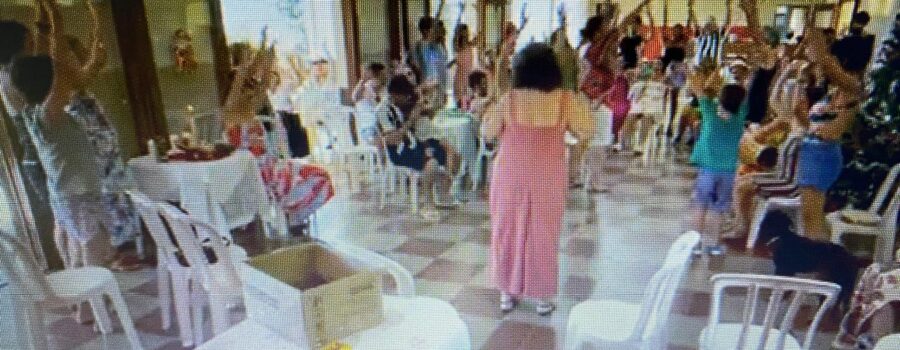 Encontro de Natal: Família Couto Teixeira e Agregados. Sede Condomínio Residencial Tigüéra, Juiz de Fora, Minas Gerais/MG, Brasil. Registros Sonoros Fornecidos por Mestre Asè Dudu - Faustino Luiz Couto Teixeira. IMG_0756. 1,6 GB. 14h19. Quinta-feira, 25 de Dezembro de 2025. HD1080. MOV. Universidade Livre de Estudos Culturais da Capoeira - Universidade da Capoeira - UNICAPOEIRA, Instituto de Educação Socioambiental - IESAMBI, Associação de Capoeira - ASCA e Grupo de Capoeira MEIA LUA - Fundado Terça-feira, 29 de Maio de 1962. http://universidadedacapoeira.com/ Seja membro deste canal e ganhe benefícios: https://www.youtube.com/channel/UCE6HrA5Y_VZ4-hgw8FG13aw/join PIX - polemico72@hotmail.com