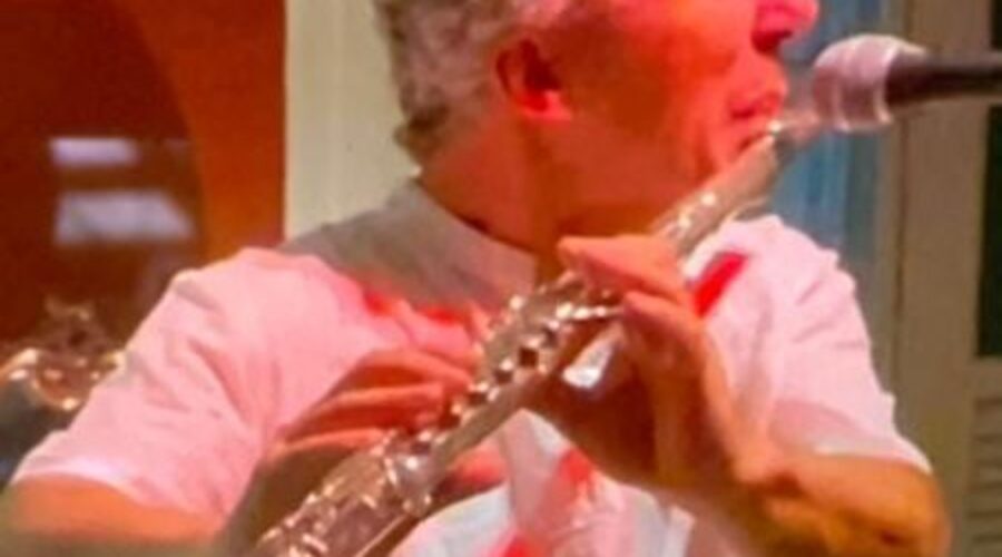 Estêvão Couto Teixeira e Isaque Carbogim - Flauta, Luiz Henrique - Teclado e Mestre Polêmico - Pandeiro. Madame Geváh, Rua Marechal Deodoro, Número 280, Bairro Centro, Juiz de Fora, Minas Gerais/MG, Brasil. Registro de Capoeira Mestre Polêmico - Professor Doutor João Couto Teixeira. IMG_0667/8. 7,96 GB. 17h00. Sábado, 25 de Outubro de 2025. HD 1080p. MOV. Universidade Livre de Estudos Culturais da Capoeira - Universidade da Capoeira - UNICAPOEIRA, Instituto de Educação Socioambiental - IESAMBI, Associação de Capoeira - ASCA e Grupo de Capoeira MEIA LUA - Fundado Terça-feira, 29 de Maio de 1962. http://universidadedacapoeira.com/ Seja membro deste canal e ganhe benefícios: https://www.youtube.com/channel/UCE6HrA5Y_VZ4-hgw8FG13aw/join PIX - polemico72@hotmail.com