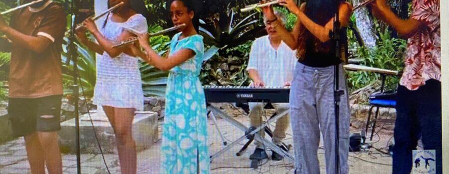 Estêvão Couto Teixeira, Cacáudio - Luiz Cláudio Ribeiro e Discentes do Conservatório Apresentam-se com Flautas e Piano. Jardim Botânico, Juiz de Fora, Minas Gerais/MG, Brasil. Registro de Capoeira Mestre Polêmico - Professor Doutor João Couto Teixeira. IMG_0741. 6,87 GB. 09h23. Sábado, 13 de Dezembro de 2025. HD 1080p. MOV. Universidade Livre de Estudos Culturais da Capoeira - Universidade da Capoeira - UNICAPOEIRA, Instituto de Educação Socioambiental - IESAMBI, Associação de Capoeira - ASCA e Grupo de Capoeira MEIA LUA - Fundado Terça-feira, 29 de Maio de 1962. Orquestra Harmônica de Berimbaus. Seja membro deste canal e ganhe benefícios: https://www.youtube.com/channel/UCE6HrA5Y_VZ4-hgw8FG13aw/join PIX - polemico72@hotmail.com