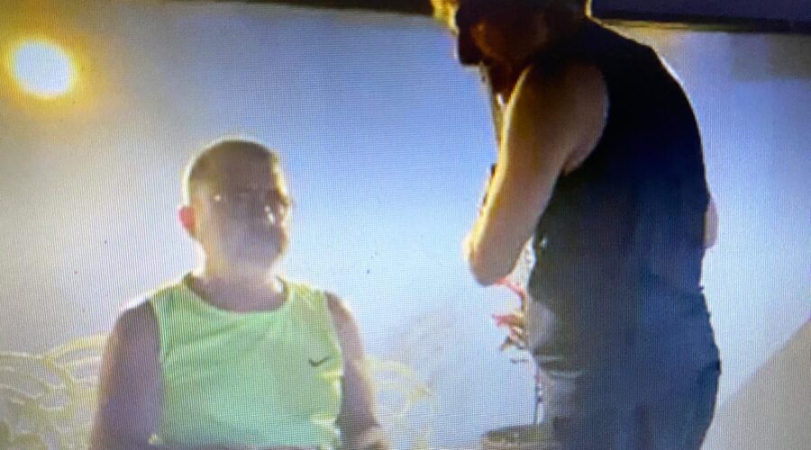 Estêvão Couto Teixeira - Flauta e Mestre Polêmico - Pandeiro. Varanda Estendida, Tigüéra 88, Juiz de Fora, Minas Gerais/MG, Brasil. Registro de Capoeira Mestre Polêmico - Professor Doutor João Couto Teixeira. IMG_0709. 3,06 GB. 17h58. Domingo, 30 de Novembro de 2025. HD 1080p. MOV. Universidade Livre de Estudos Culturais da Capoeira - Universidade da Capoeira - UNICAPOEIRA, Instituto de Educação Socioambiental - IESAMBI, Associação de Capoeira - ASCA e Grupo de Capoeira MEIA LUA - Fundado Terça-feira, 29 de Maio de 1962. Orquestra Harmônica de Berimbaus. http://universidadedacapoeira.com/ Seja membro deste canal e ganhe benefícios: https://www.youtube.com/channel/UCE6HrA5Y_VZ4-hgw8FG13aw/join PIX - polemico72@hotmail.com