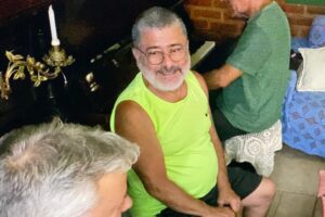 Som: Estêvão Couto Teixeira - Piano, Henrique Couto Teixeira - Conga/Quinto e Mestre Polêmico - Berimbau/Pandeiro. Sala de Visitas, Tigüéra 360, Juiz de Fora, Minas Gerais/MG, Brasil. Registro de Capoeira Mestre Polêmico - Professor Doutor João Couto Teixeira. IMG_3327/31. 4,46 GB. 20h24. Sábado, 15 de Novembro de 2025. HD 1080p. MOV. Universidade Livre de Estudos Culturais da Capoeira - Universidade da Capoeira - UNICAPOEIRA, Instituto de Educação Socioambiental - IESAMBI, Associação de Capoeira - ASCA e Grupo de Capoeira MEIA LUA - Fundado Terça-feira, 29 de Maio de 1962. Orquestra Harmônica de Berimbaus. http://universidadedacapoeira.com/ Seja membro deste canal e ganhe benefícios: https://www.youtube.com/channel/UCE6HrA5Y_VZ4-hgw8FG13aw/join PIX - polemico72@hotmail.com