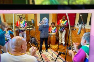 MEIA LUA: 60 Anos. Mestres Jô - João Mendes Batista Barbosa Filho, Polêmico - 50 Anos - Professor Doutor João Couto Teixeira, Haron Crisóstomo Castanon Mattos, Henrique Couto Teixeira, Corôa - Mauro Delfino da Silva, Jefferson Gomes Nogueira e Águia - David Teixeira Irsigler. Neném - Ana Maria Couto Teixeira, Capoeira Estrela Dalva - Artista Plástica e Cineasta Salete Libardoni, Lulú Mattos e Kiko - Ricardo Ladeira Rezende. Nave Studio, Juiz de Fora, Minas Gerais/MG, Brasil. Registro de Capoeira Mestre Polêmico - Professor João Couto Teixeira. IMG_5963. 4,55 GB. 14h57. Sábado, 23 de Abril de 2022. HD 1080p. MOV. Universidade Livre de Estudos Culturais da Capoeira - Universidade da Capoeira - UNICAPOEIRA, Instituto de Educação Socioambiental - IESAMBI, Associação de Capoeira - ASCA e Grupo de Capoeira MEIA LUA - Fundado Terça-feira, 29 de Maio de 1962. Orquestra Harmônica de Berimbaus. http://universidadedacapoeira.com/ Seja membro deste canal e ganhe benefícios: https://www.youtube.com/channel/UCE6HrA5Y_VZ4-hgw8FG13aw/join PIX - polemico72@hotmail.com