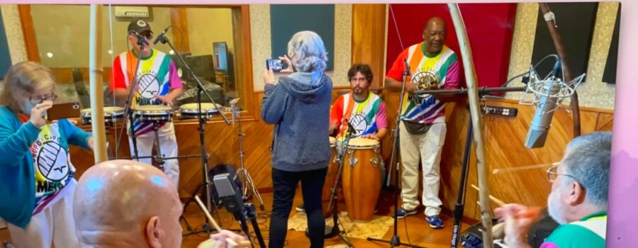 MEIA LUA: 60 Anos. Mestres Jô - João Mendes Batista Barbosa Filho, Polêmico - 50 Anos - Professor Doutor João Couto Teixeira, Haron Crisóstomo Castanon Mattos, Henrique Couto Teixeira, Corôa - Mauro Delfino da Silva, Jefferson Gomes Nogueira e Águia - David Teixeira Irsigler. Neném - Ana Maria Couto Teixeira, Capoeira Estrela Dalva - Artista Plástica e Cineasta Salete Libardoni, Lulú Mattos e Kiko - Ricardo Ladeira Rezende. Nave Studio, Juiz de Fora, Minas Gerais/MG, Brasil. Registro de Capoeira Mestre Polêmico - Professor João Couto Teixeira. IMG_5963. 4,55 GB. 14h57. Sábado, 23 de Abril de 2022. HD 1080p. MOV. Universidade Livre de Estudos Culturais da Capoeira - Universidade da Capoeira - UNICAPOEIRA, Instituto de Educação Socioambiental - IESAMBI, Associação de Capoeira - ASCA e Grupo de Capoeira MEIA LUA - Fundado Terça-feira, 29 de Maio de 1962. Orquestra Harmônica de Berimbaus. http://universidadedacapoeira.com/ Seja membro deste canal e ganhe benefícios: https://www.youtube.com/channel/UCE6HrA5Y_VZ4-hgw8FG13aw/join PIX - polemico72@hotmail.com