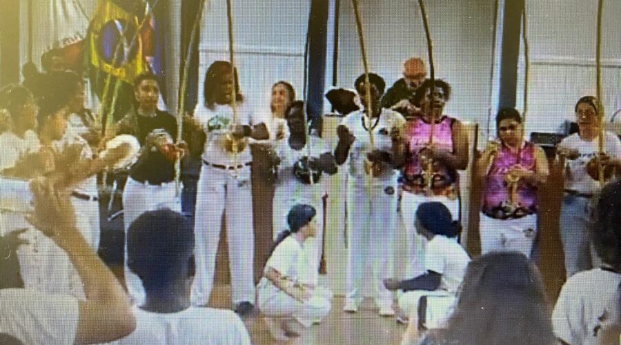 Mulheres Capoeiras: Vereadora Kátia Aparecida Franco. Câmara Legislativa Municipal. Bairro Centro, Juiz de Fora, Minas Gerais/MG, Brasil. Registro de Capoeira Estrela Dalva - Artista Plástica e Cineasta Salete Libardoni. IMG_6636/44. 2,95 GB. 19h16/23. Quarta-feira, 29 de Outubro de 2025. HD 1080p. MOV. Universidade Livre de Estudos Culturais da Capoeira - Universidade da Capoeira - UNICAPOEIRA, Instituto de Educação Socioambiental - IESAMBI, Associação de Capoeira - ASCA e Grupo de Capoeira MEIA LUA - Fundado Terça-feira, 29 de Maio de 1962. http://universidadedacapoeira.com/ Seja membro deste canal e ganhe benefícios: https://www.youtube.com/channel/UCE6HrA5Y_VZ4-hgw8FG13aw/join PIX - polemico72@hotmail.com