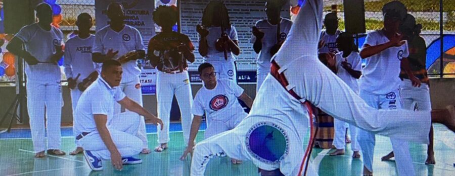 Mestre Kakinho - Gilson Aparecido de Oliveira, Instrutor Molequinho, Graduada Moreninha e Convidados: Festa Cultura da Ginga na Quebrada - Associação Cultural de Capoeira Família Ginga na Veia. Escola Estadual Ana Salles, Rua Martins Barbosa, Número 01, Bairro Benfica, Juiz de Fora, Minas Gerais/MG, Brasil. Registro de Capoeira Mestre Polêmico - Professor Doutor João Couto Teixeira. IMG_0685. 24,31 GB. 09h13. Sábado, 15 de Novembro de 2025. HD 1080p. Universidade Livre de Estudos Culturais da Capoeira - Universidade da Capoeira - UNICAPOEIRA, Instituto de Educação Socioambiental - IESAMBI, Associação de Capoeira - ASCA e Grupo de Capoeira MEIA LUA - Fundado Terça-feira, 29 de Maio de 1962. Orquestra Harmônica de Berimbaus. http://universidadedacapoeira.com/ Seja membro deste canal e ganhe benefícios: https://www.youtube.com/channel/UCE6HrA5Y_VZ4-hgw8FG13aw/join PIX - polemico72@hotmail.com