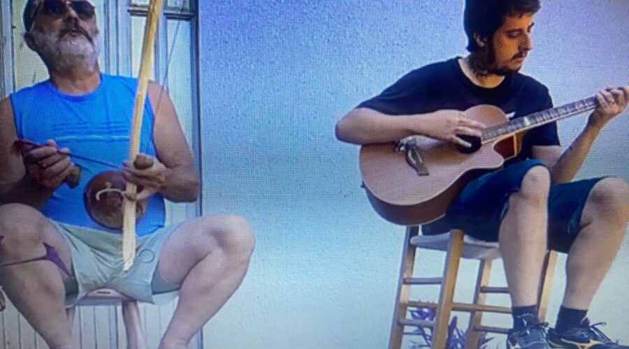 Paulo Renato Libardoni - Violão, Mestre Polêmico - Berimbau e Pandeiro - Improviso: Bracatom. São Lourenço do Oeste, Santa Catarina/SC, Brasil. Registro de Capoeira Mestre Polêmico - Professor Doutor João Couto Teixeira. 143 MB. 17h31. Sábado, 24 de Janeiro de 2026. Universidade Livre de Estudos Culturais da Capoeira - Universidade da Capoeira - UNICAPOEIRA, Instituto de Educação Socioambiental - IESAMBI, Associação de Capoeira - ASCA, Grupo de Capoeira MEIA LUA - Fundado Terça-feira, 29 de Maio de 1962. Orquestra Harmônica de Berimbaus. http://universidadedacapoeira.com/ Seja membro deste canal e ganhe benefícios: https://www.youtube.com/channel/UCE6HrA5Y_VZ4-hgw8FG13aw/join PIX - polemico72@hotmail.com